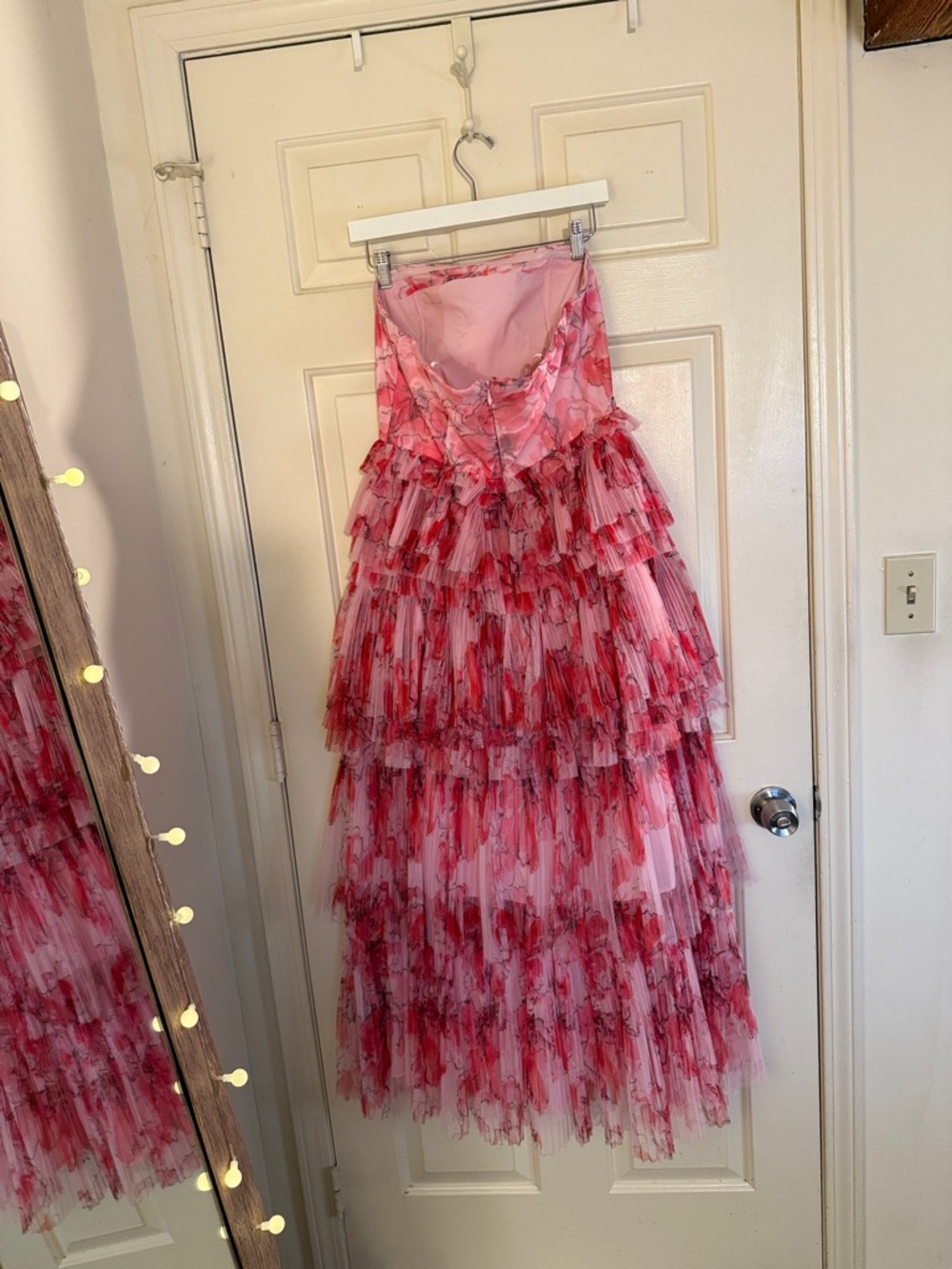 Hutch
Outline Floral Tiered Strapless Maxi Dress - Picture 10 of 16